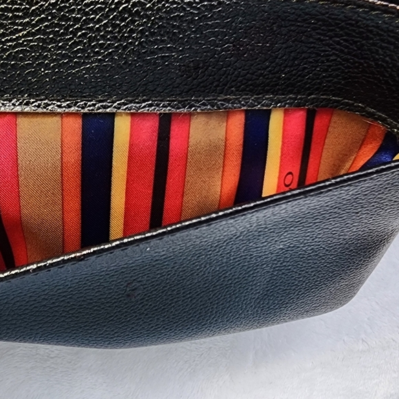 Tignanello Black and Tan Pebbled Leather Wristlet EUC - Picture 11 of 17